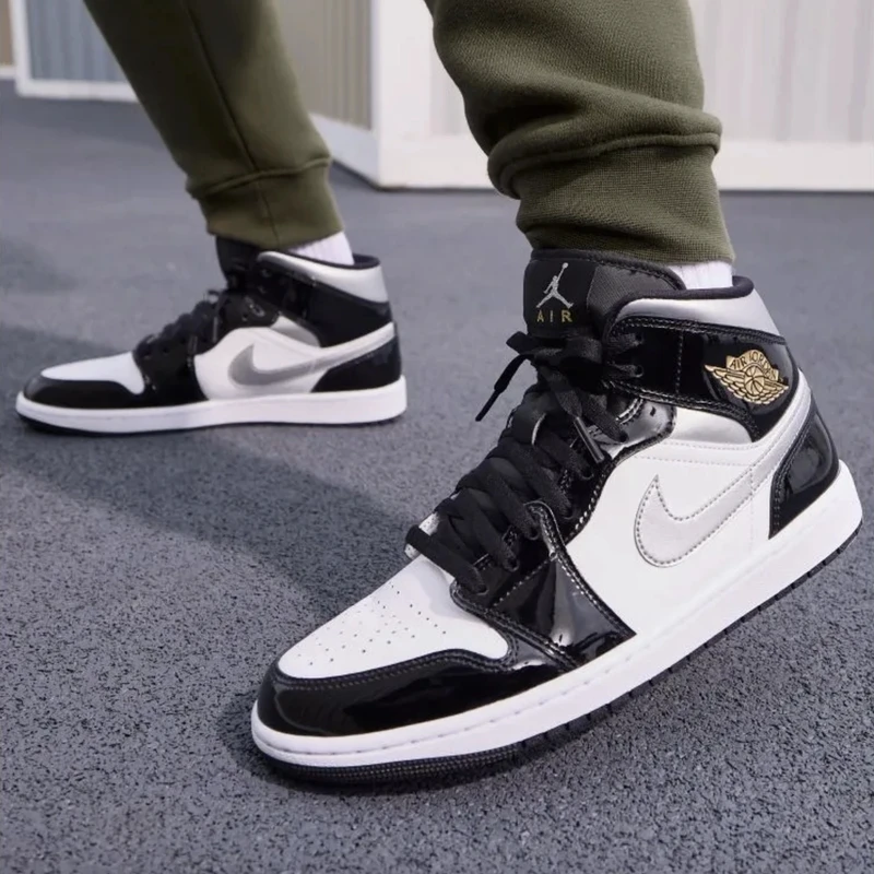 耐克Air Jordan 1 Mid SE 金属未来感男子运动鞋HV0789010