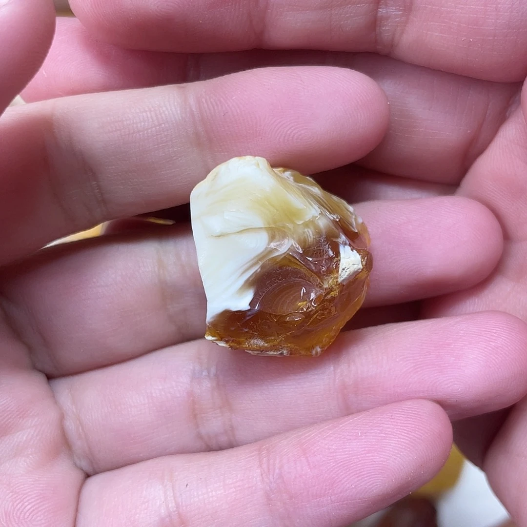 定制琥珀未镶嵌瘦*墩原矿琥珀