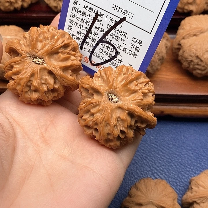 桃核吊坠小***谢苹果园狮子头44