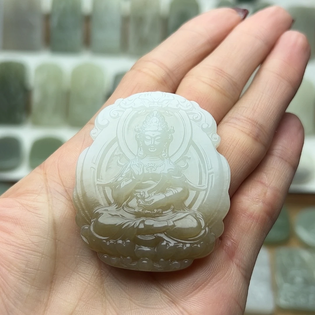 陈***平和田玉未镶嵌颈饰