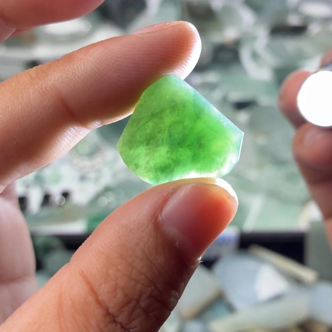 未镶嵌定制翡翠天然缅甸翡翠a货糯冰晴飘蓝