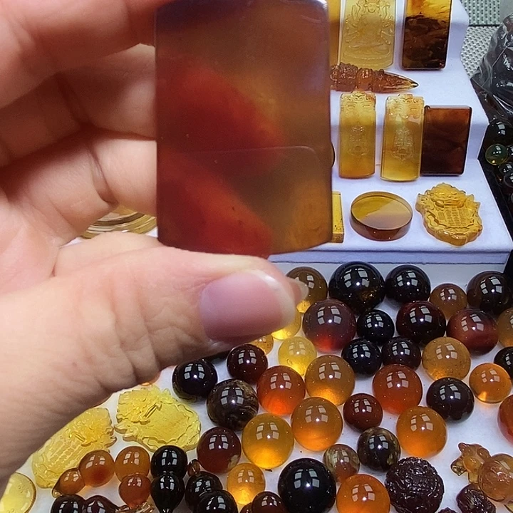 琥珀未镶嵌吊坠(不含链)天然缅甸琥珀棕血无事牌