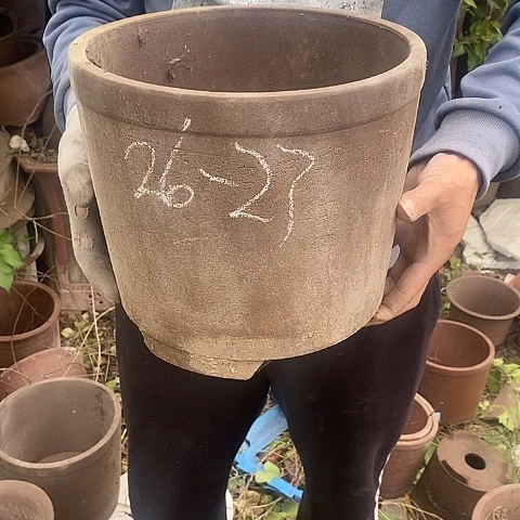 中国宜兴紫砂花盆，