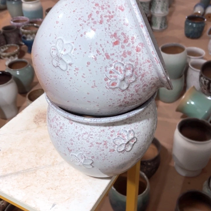 花盆紫砂口径20高度18两只小瑕疵