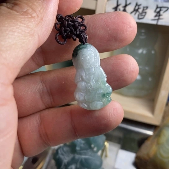 翡翠未镶嵌颈饰翡