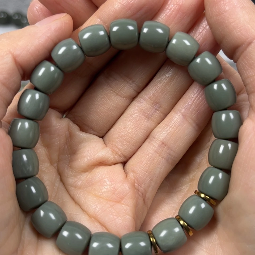 和田玉手链未镶嵌卡10直切