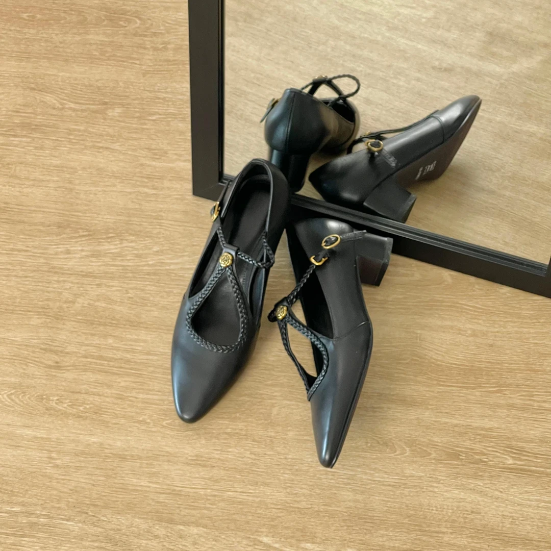 HUSSLOVE 头层牛皮·跟高4CM·复古百搭通勤编织装饰山茶花单鞋女