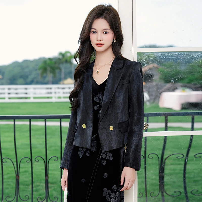 高级感韩版黑色短款西装外套女秋冬小个子百搭气质显瘦职业小西装