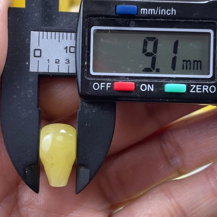 蜜蜡未镶嵌裸石79杂