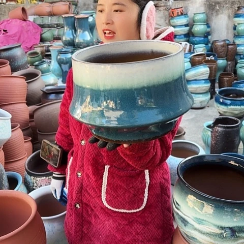 口28高22瑕疵底裂一个。