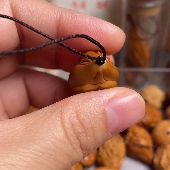 吊坠橄榄核生命，三面