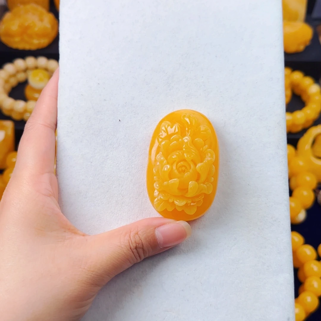 未镶嵌颈饰琥珀牡丹花吊坠