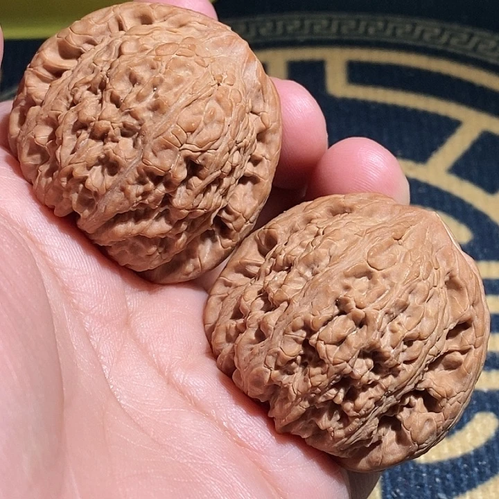 【闪购商品】文玩核桃吊坠胡*绣球