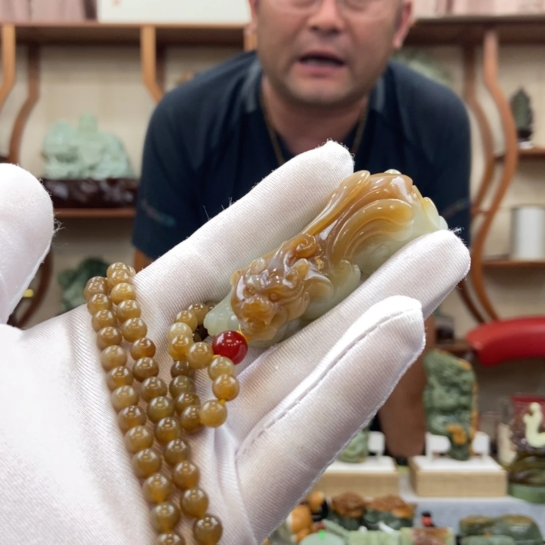 木****和田玉未镶嵌颈饰