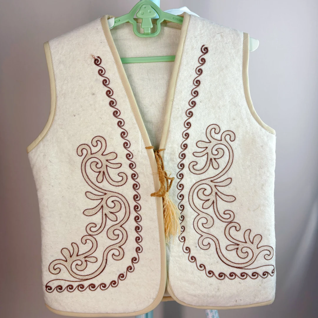 进口纯羊毛毛毡马甲 (5-7岁)