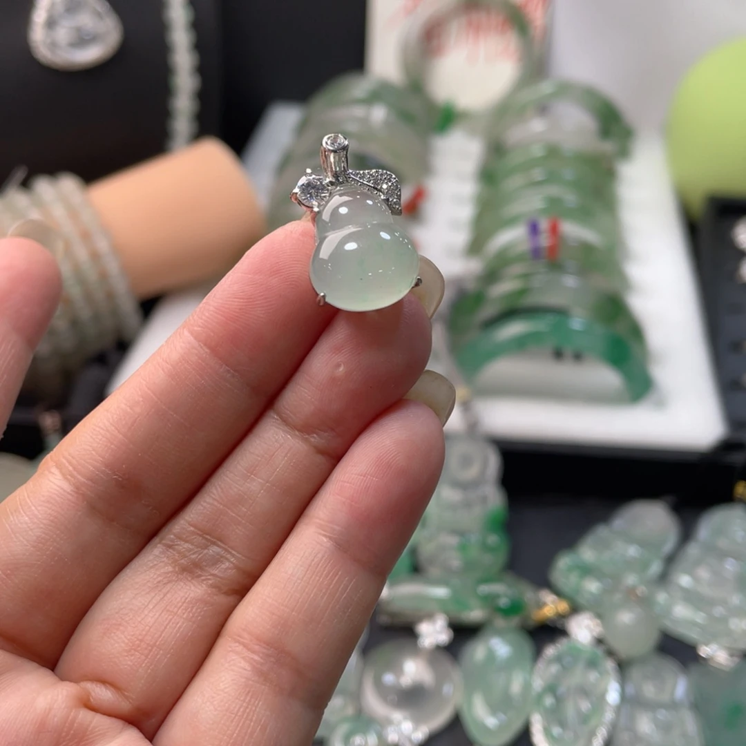 石英质玉未镶嵌吊坠(不含链)