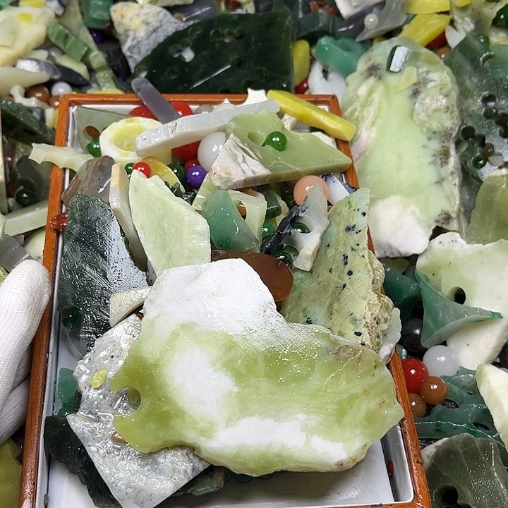 未镶嵌透闪石质玉珠宝奇石找**钱