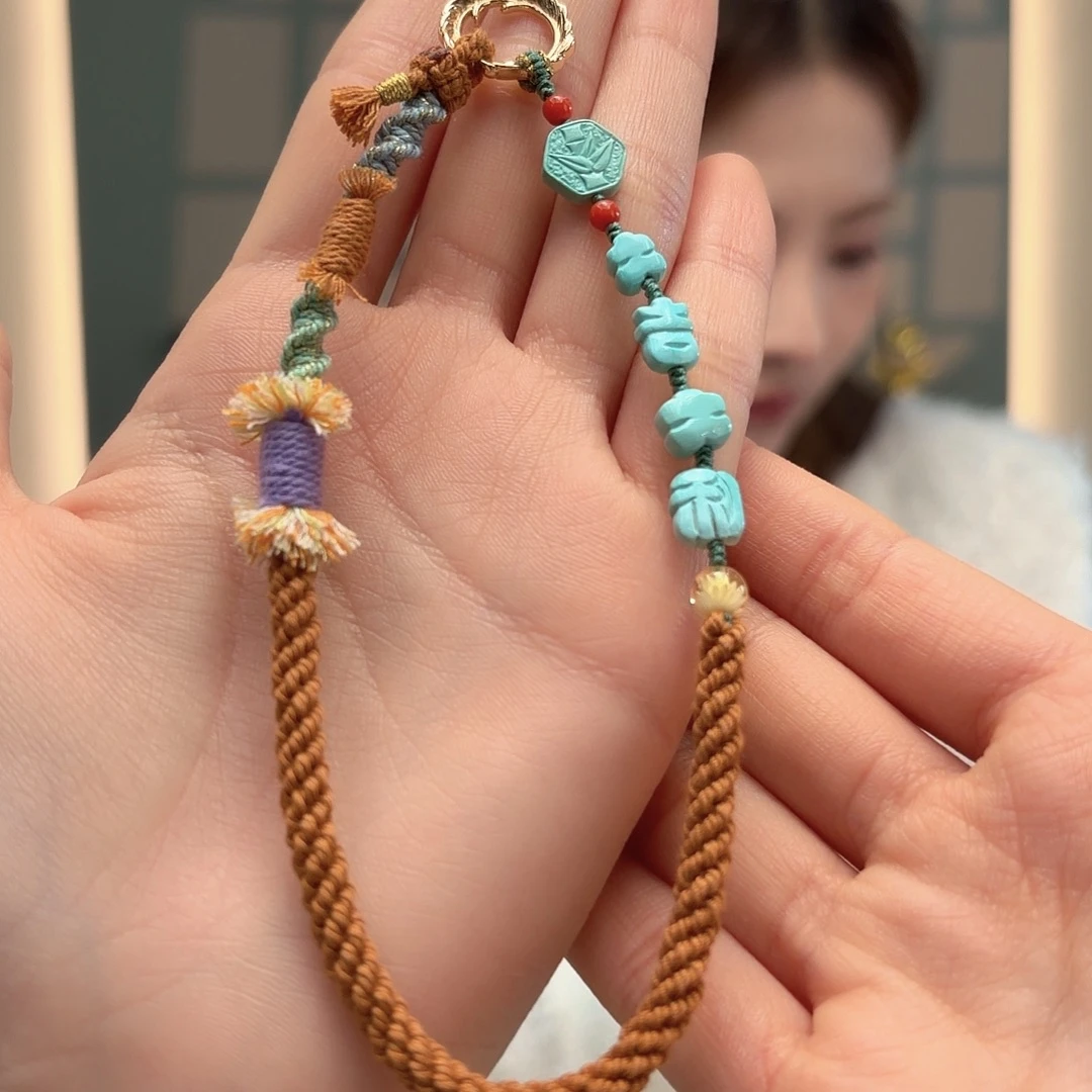 绿松石未镶嵌颈饰