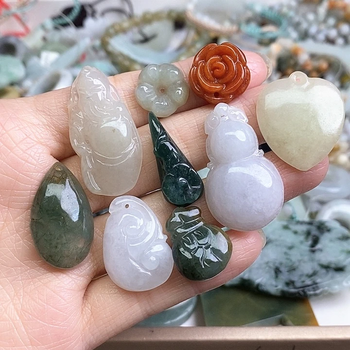 双***翡翠未镶嵌颈饰天然翡翠