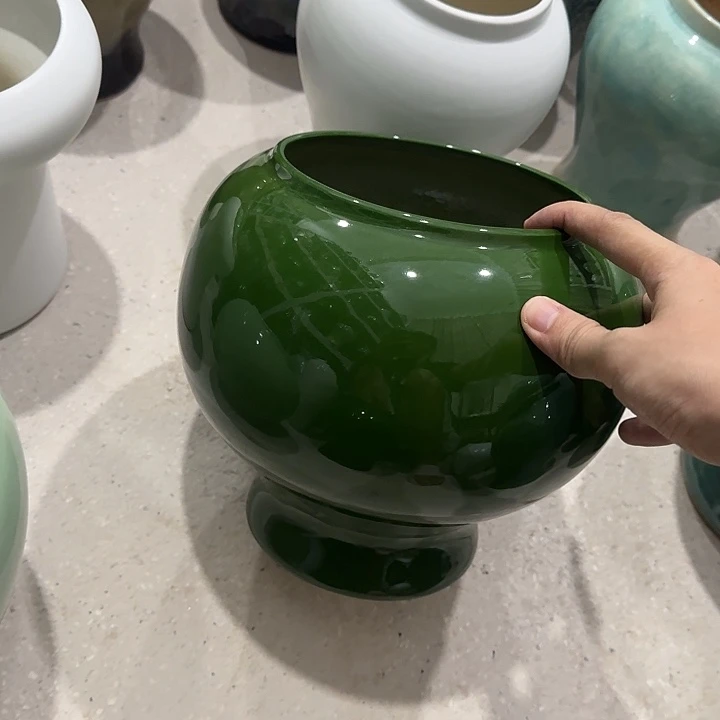 白泥花盆微瑕有孔