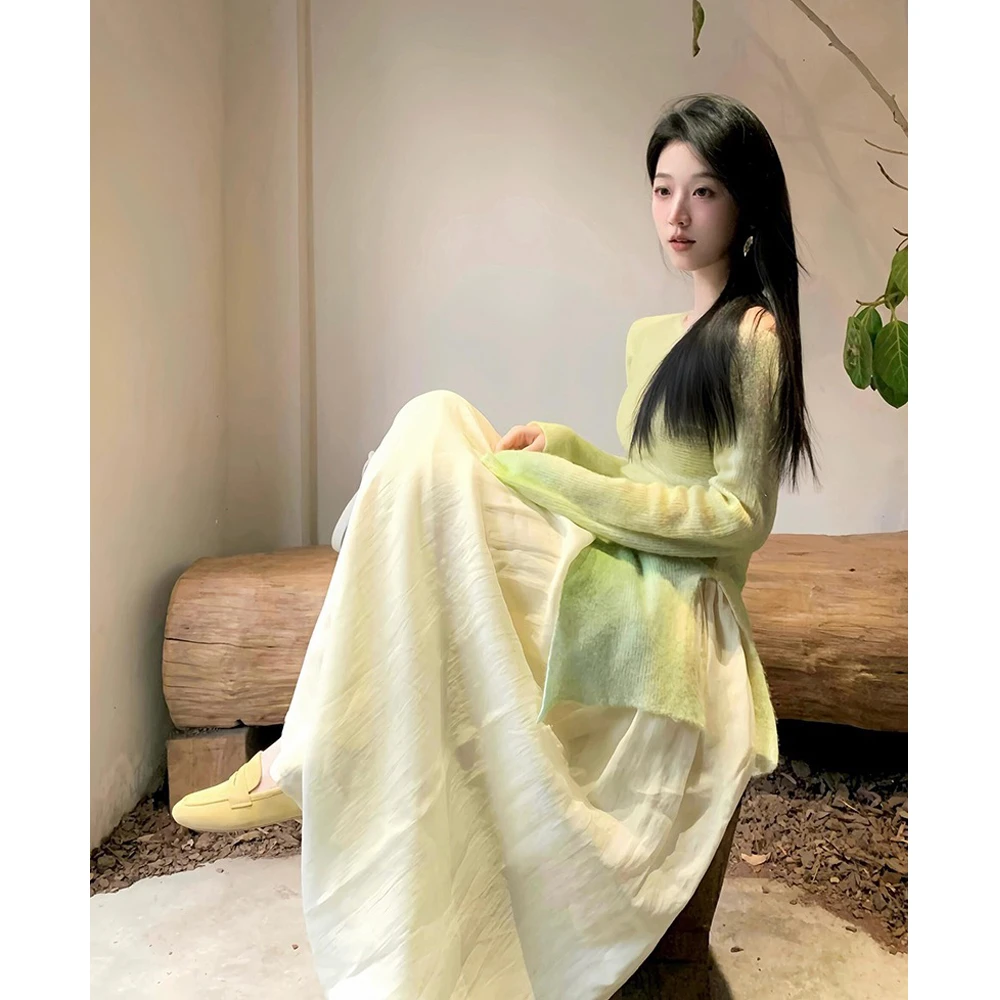 秋季一整套穿搭法式气质绿色渐变不规则设计感针织衫半身裙套装