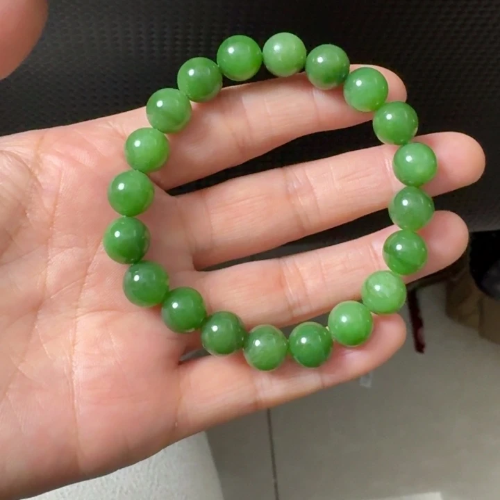 和田玉未镶嵌颈饰卡10阳绿