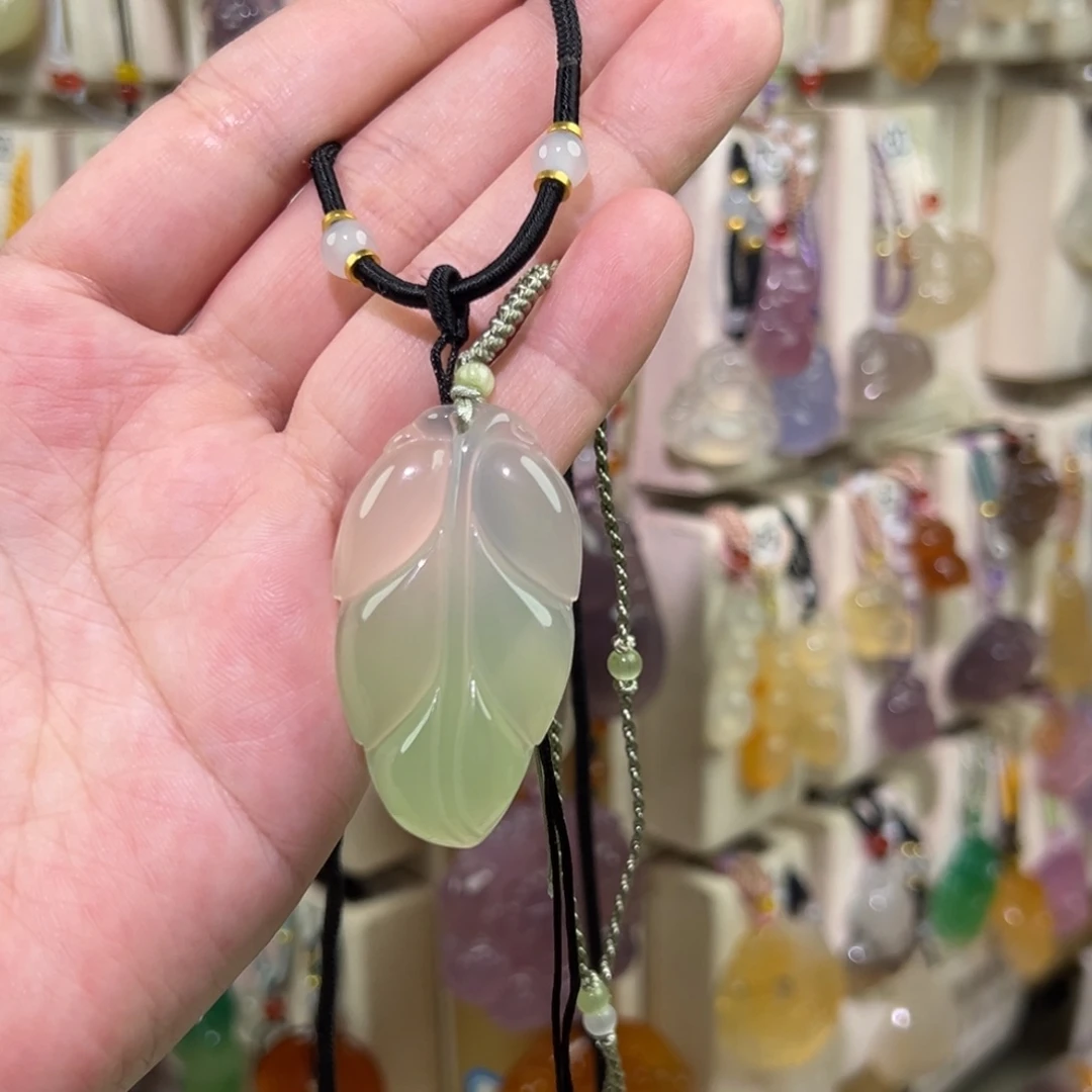 夏***夏玛瑙/玉髓未镶嵌吊坠(赠链)