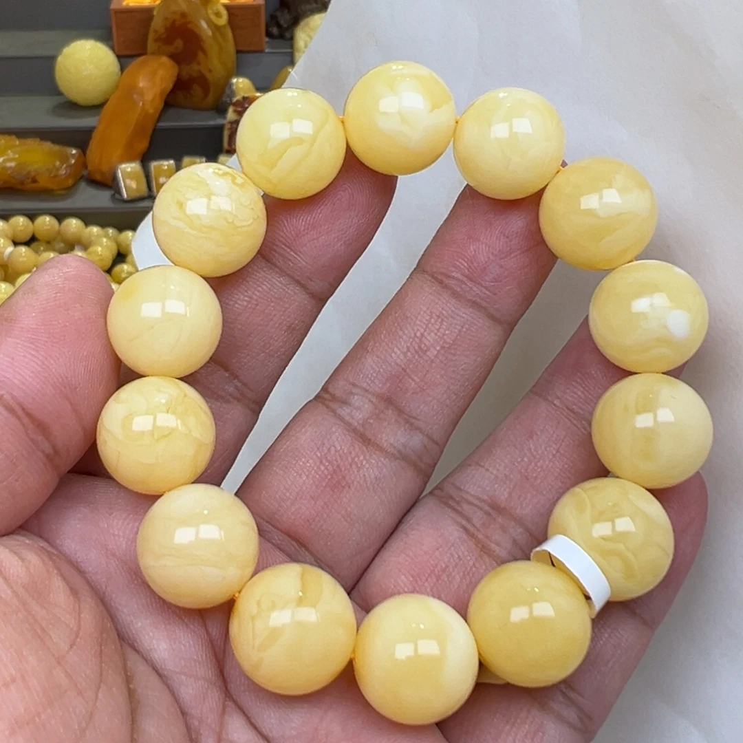 蜜蜡未镶嵌裸石15加30.38克