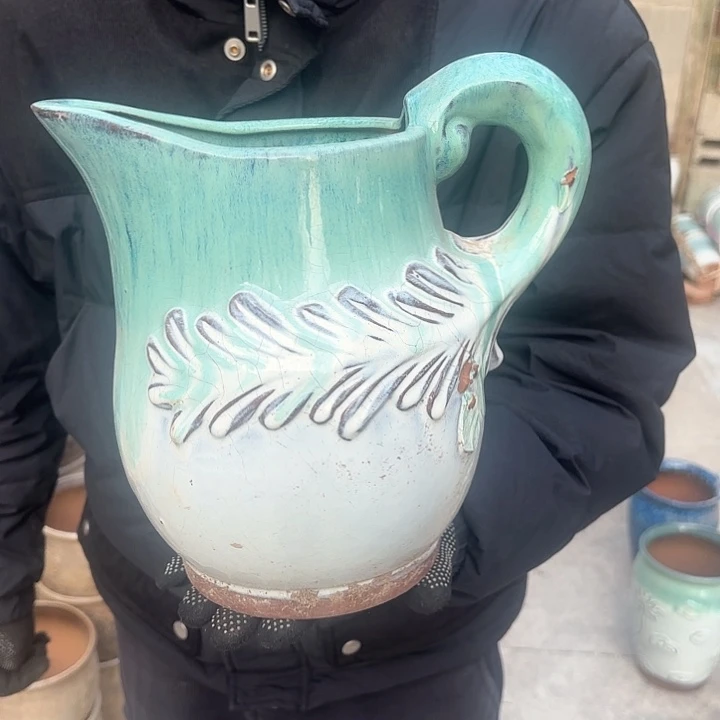 红陶壶瑕疵口径16*24