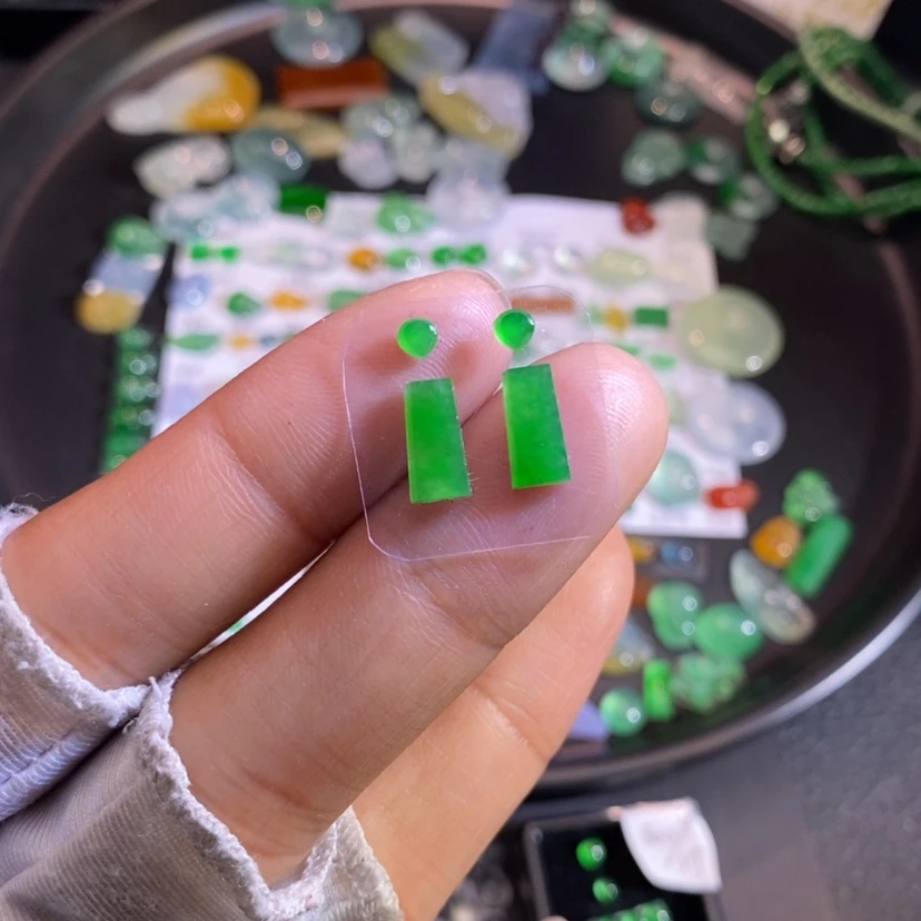 【闪购商品】翡翠挂件未镶嵌牌