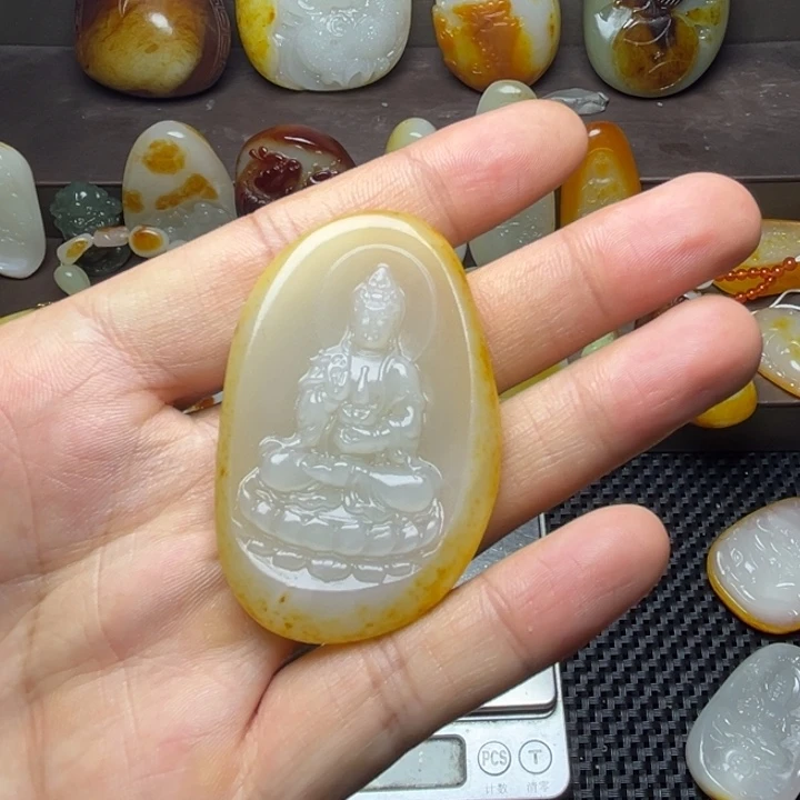 和田玉未镶嵌颈饰