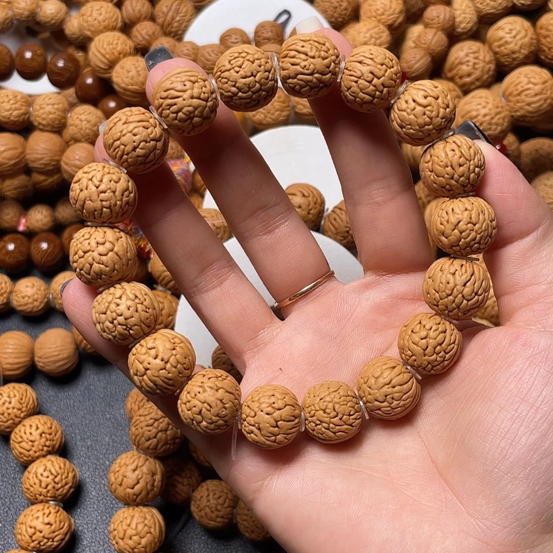 齐***)手串桃核铁扇公主