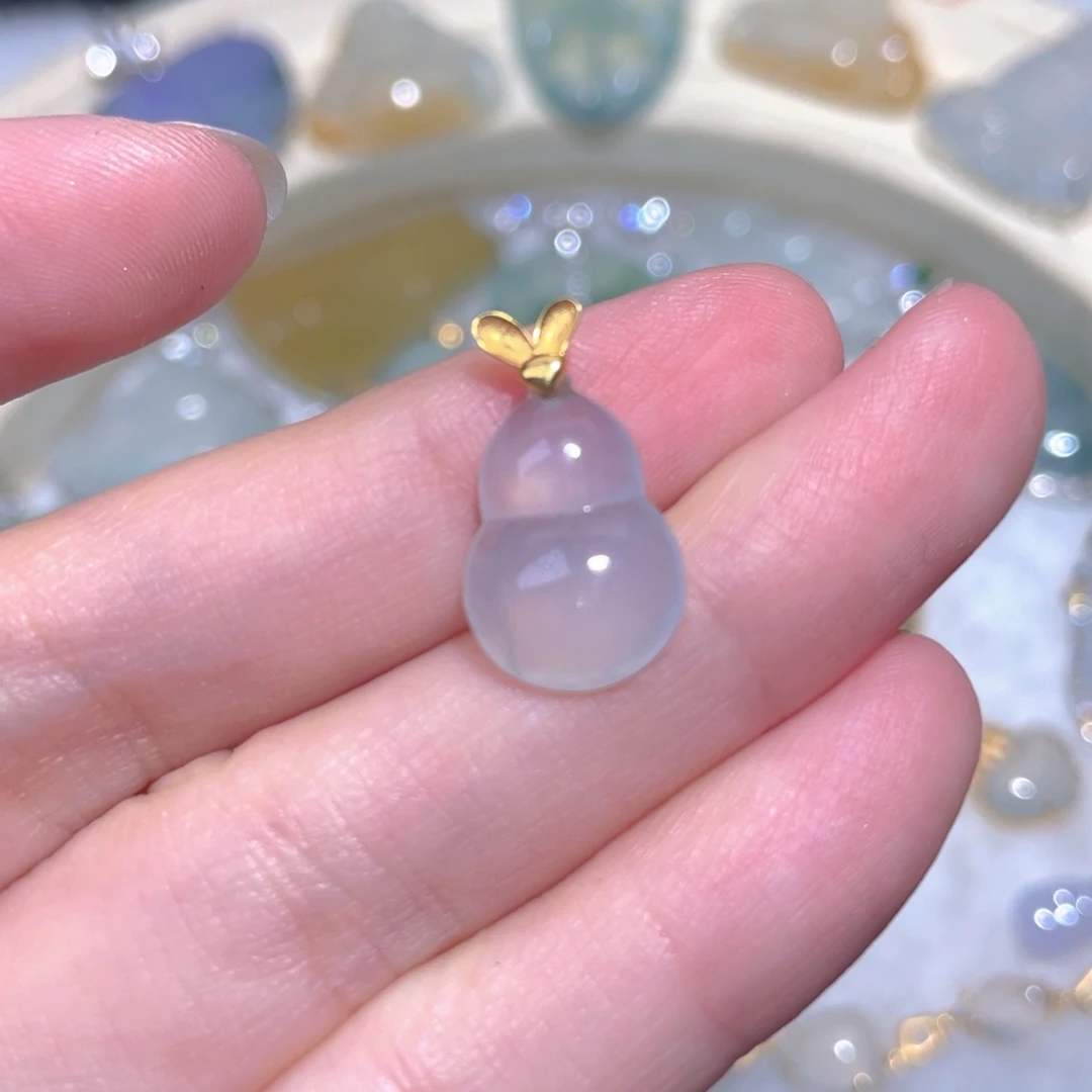 翡翠18K金镶嵌颈饰翡翠