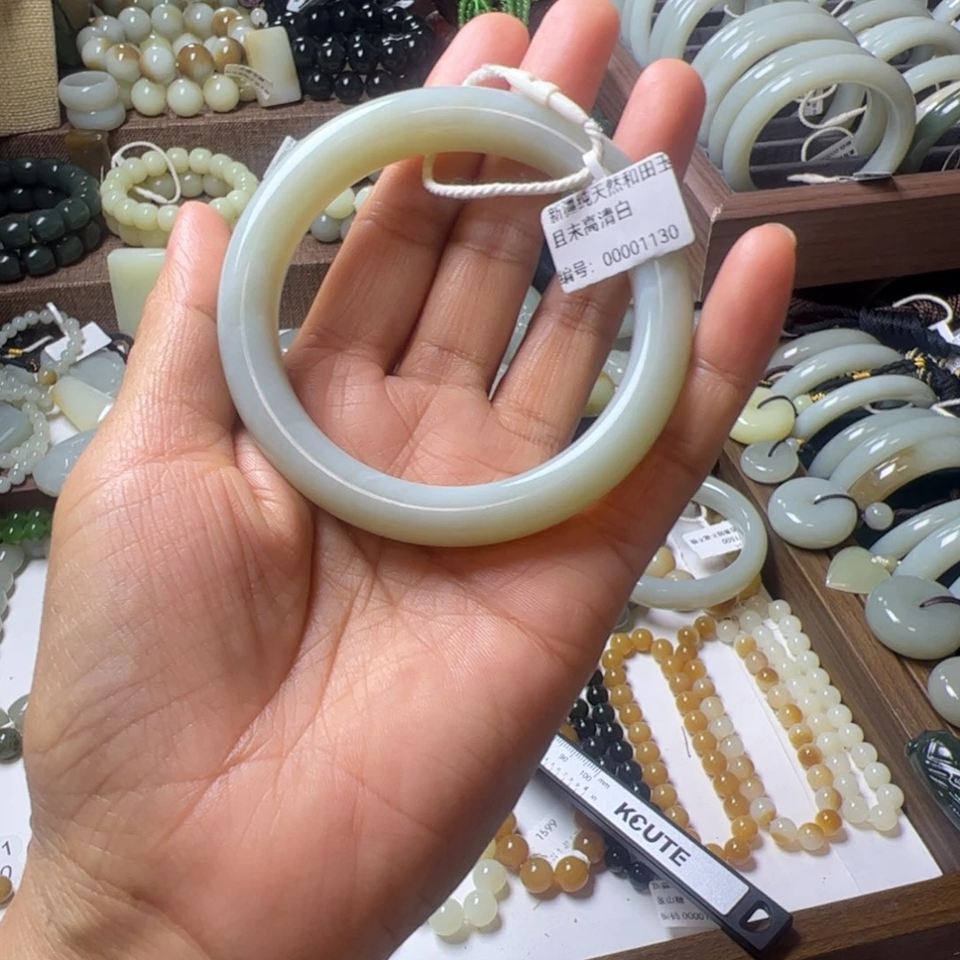 琳****和田玉（糖玉）未镶嵌车挂