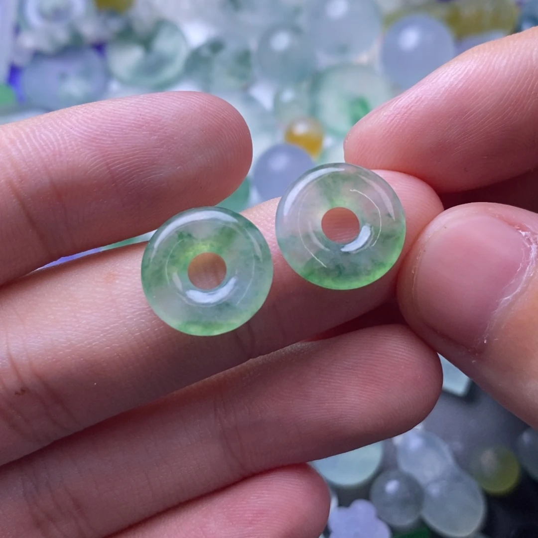定制翡翠未镶嵌挂件