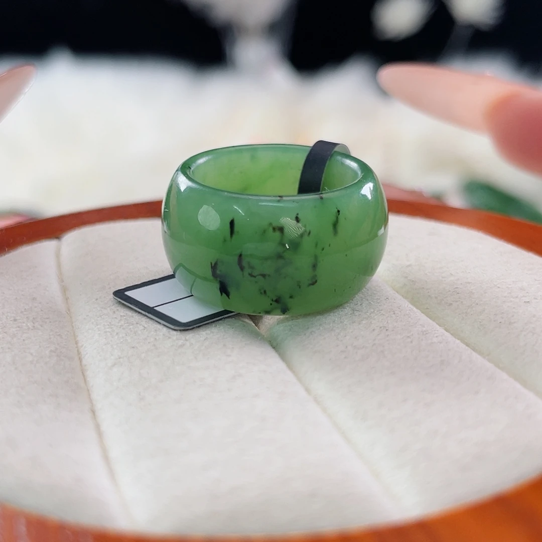 和田玉未镶嵌戒指l14。碧玉墩墩。17.2。不退换