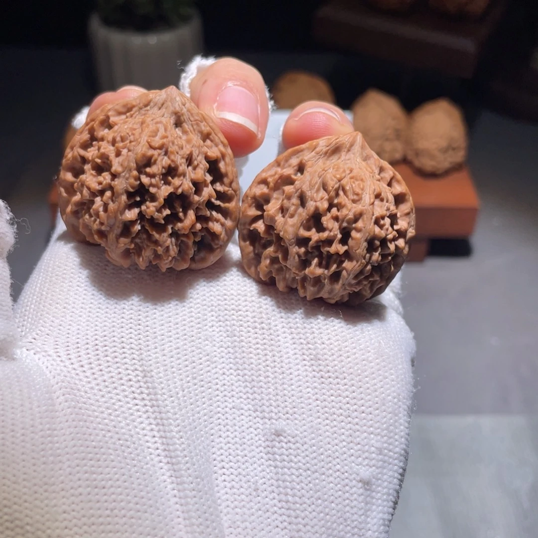 文玩核桃吊坠满天星36。33。9003