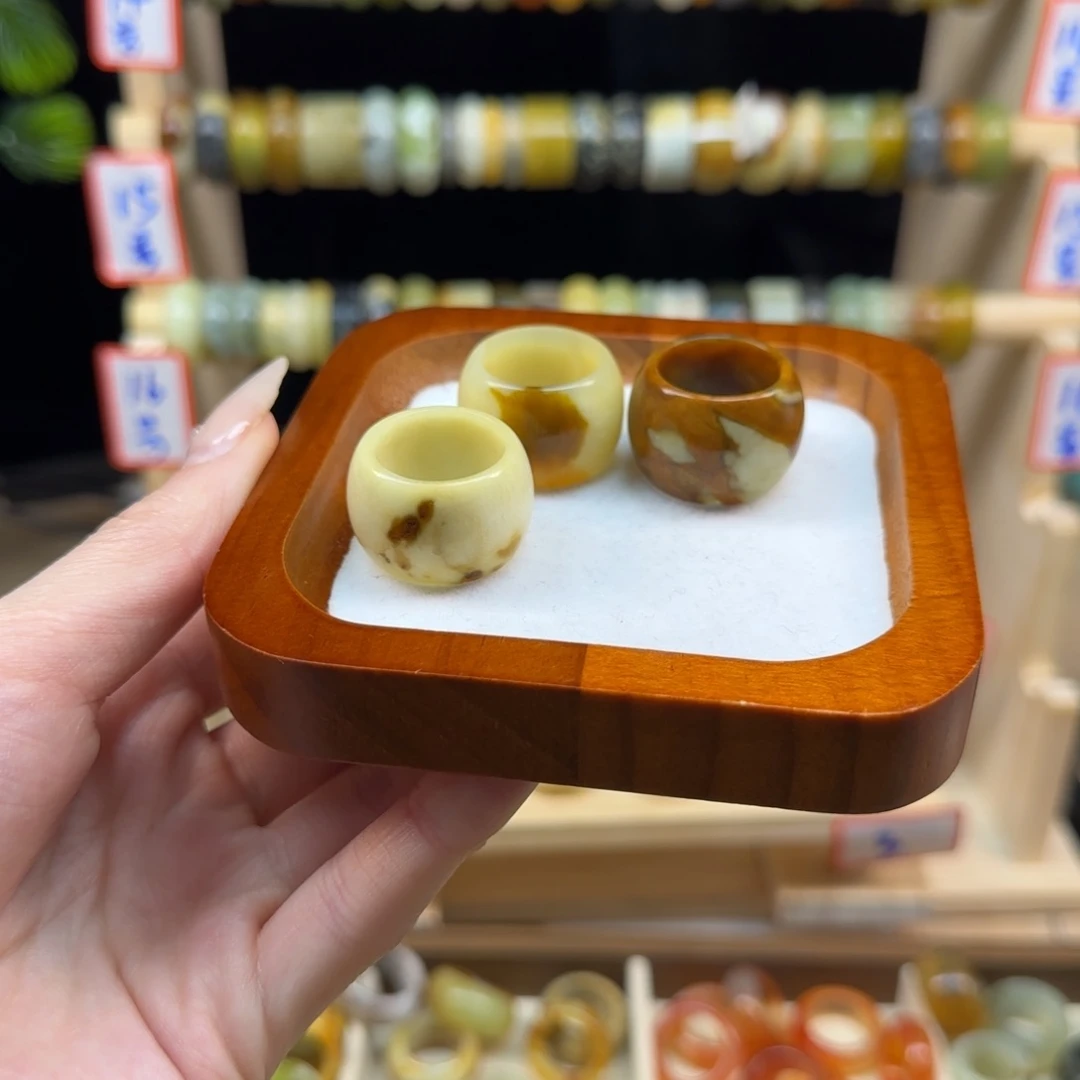 蛇纹石玉岫玉内径17.8合金迷****餐