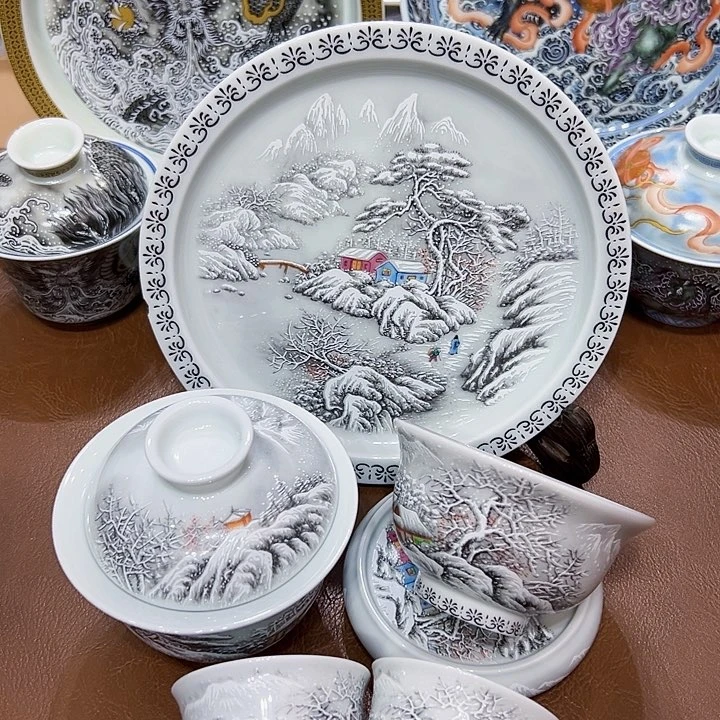 摆件景德镇陶瓷学院等多个高校建立合作伙伴