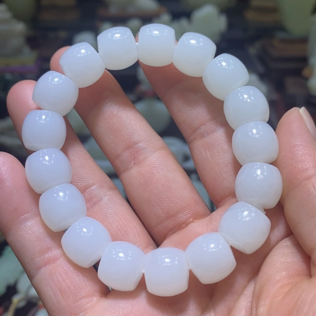 和田玉挂件未镶嵌铁****_