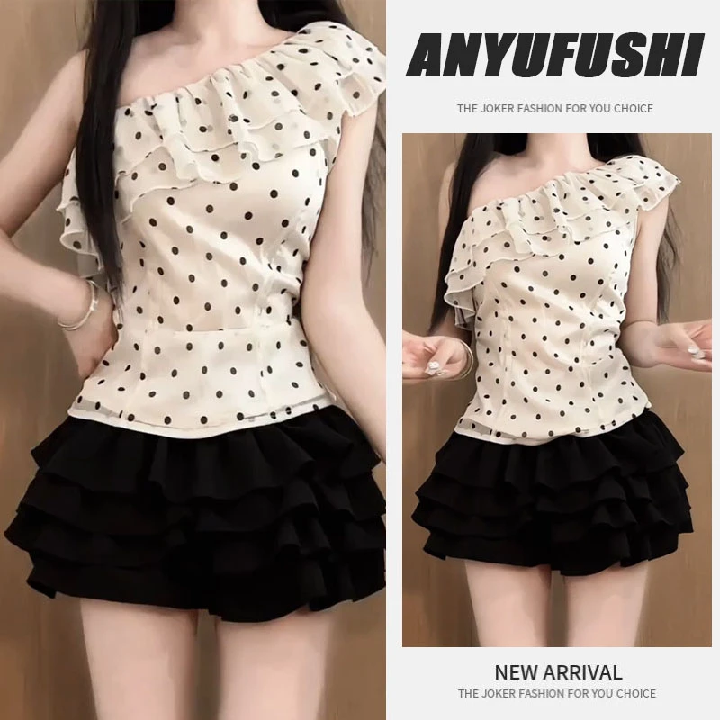 夏季穿搭一整套2025新款法式波点荷叶边斜肩上衣蓬蓬短裙两件套装