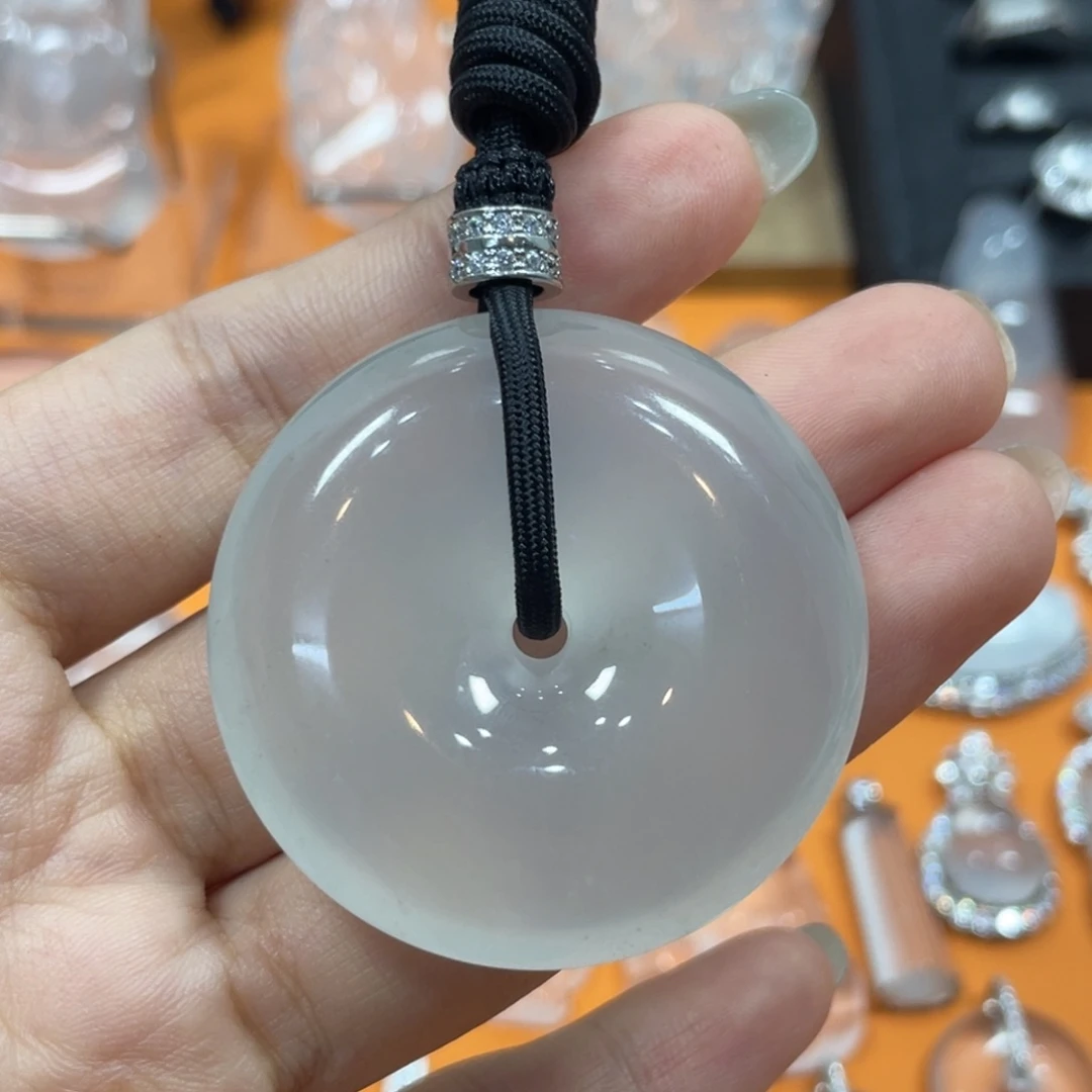 l***o颈饰未镶嵌石英质玉