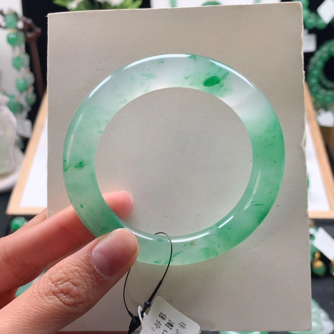 石英质玉未镶嵌手镯