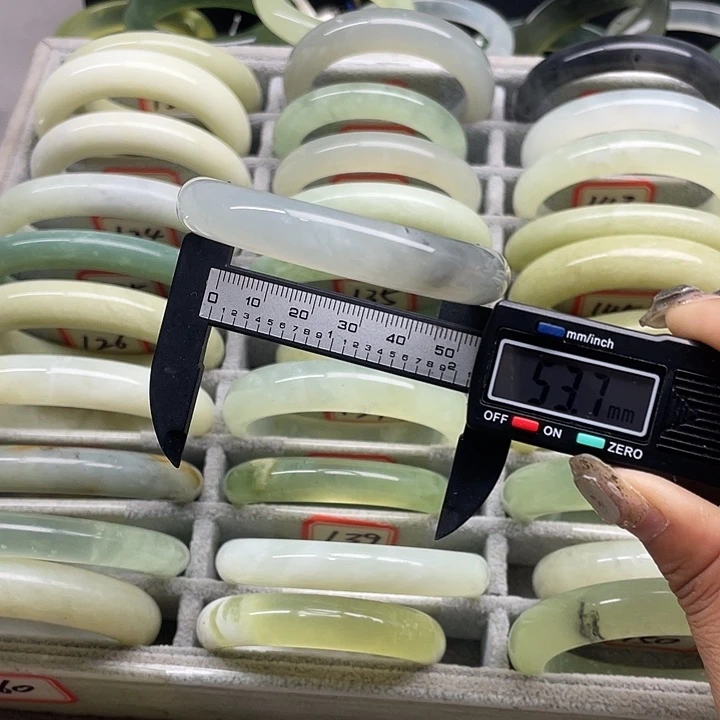 蛇纹石玉未镶嵌手镯153