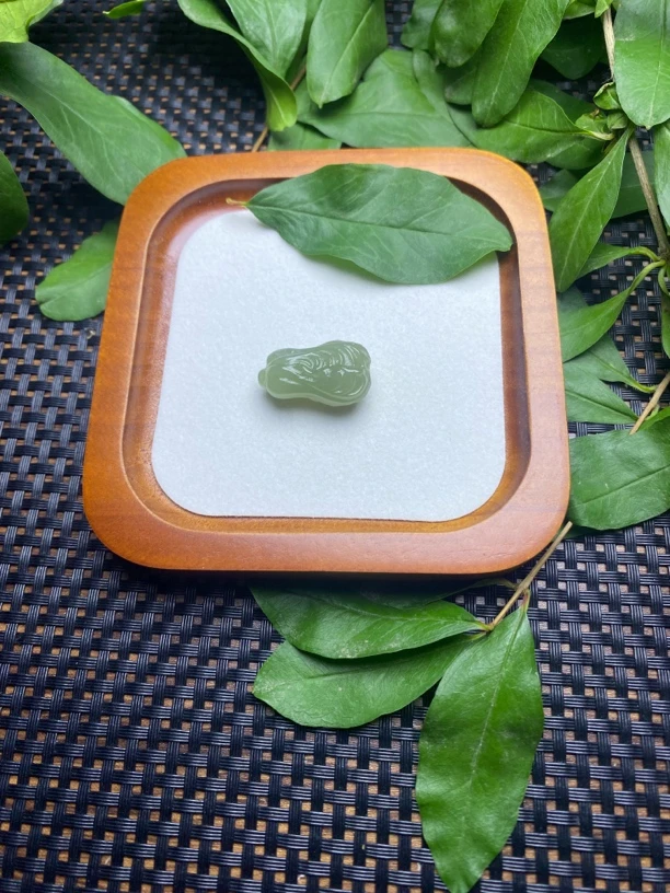 天然和田玉绿白菜