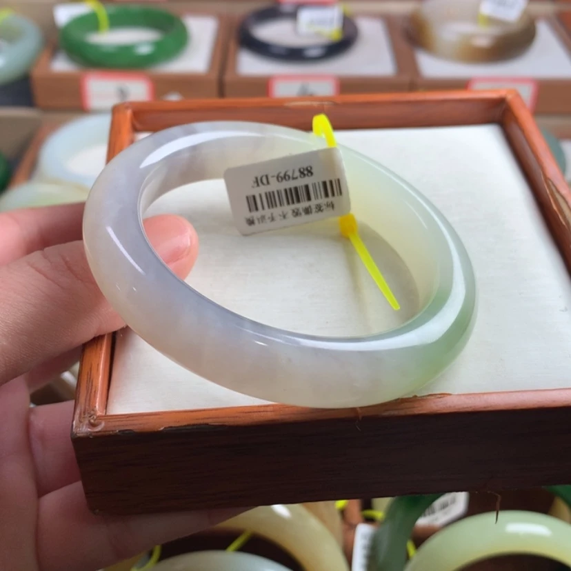 【闪购商品】和田玉手镯未镶嵌54.5