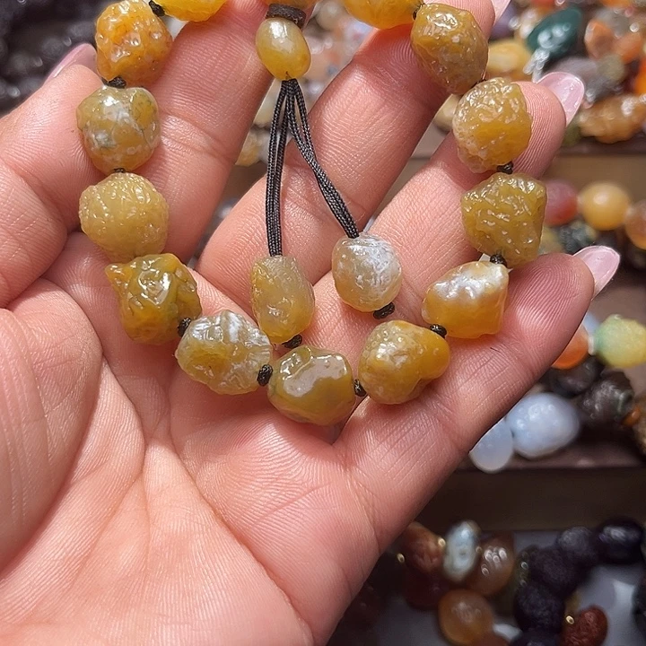 阿拉善彩玛瑙手串