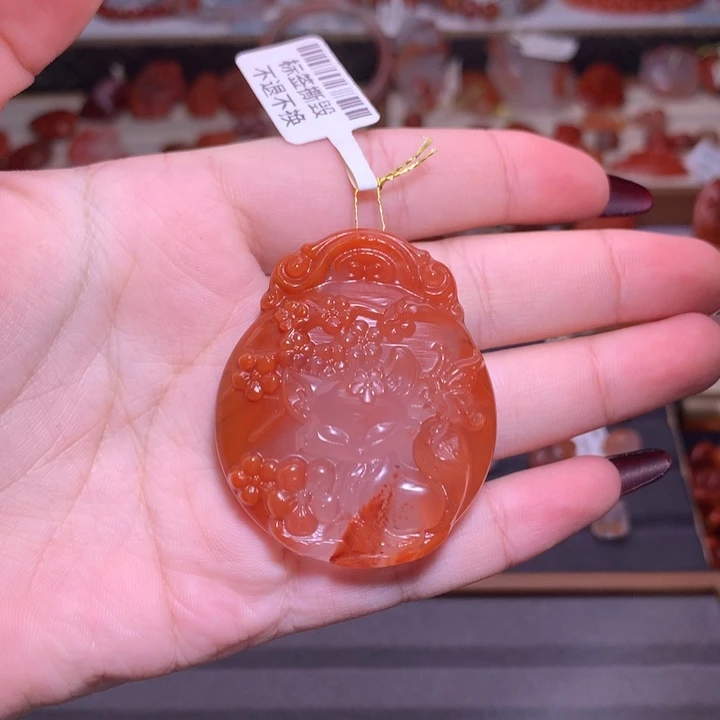 南红玛瑙合金颈饰九尾狐吊坠