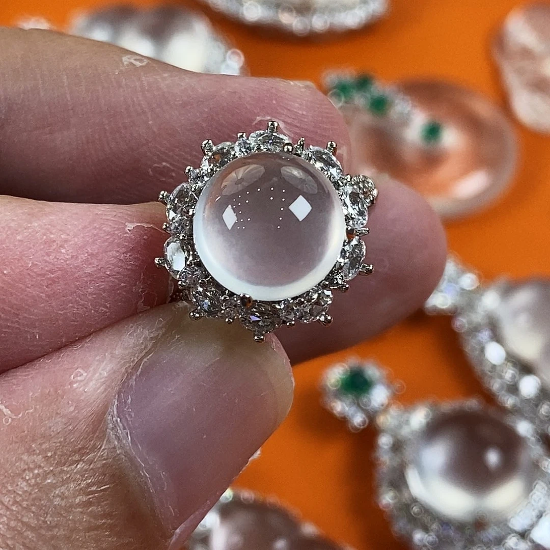 石英质玉合金颈饰