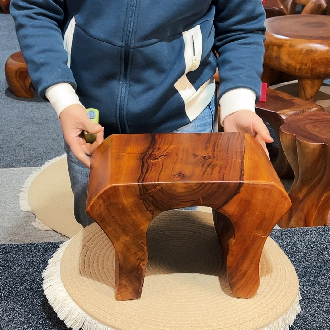 37 号香樟木尺寸：33-22-22cm